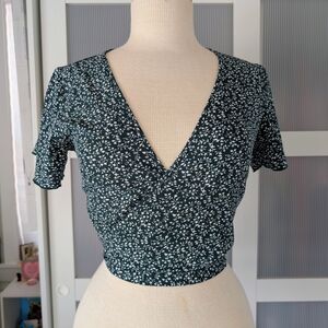 SHEIN Green and White Floral Crop Top